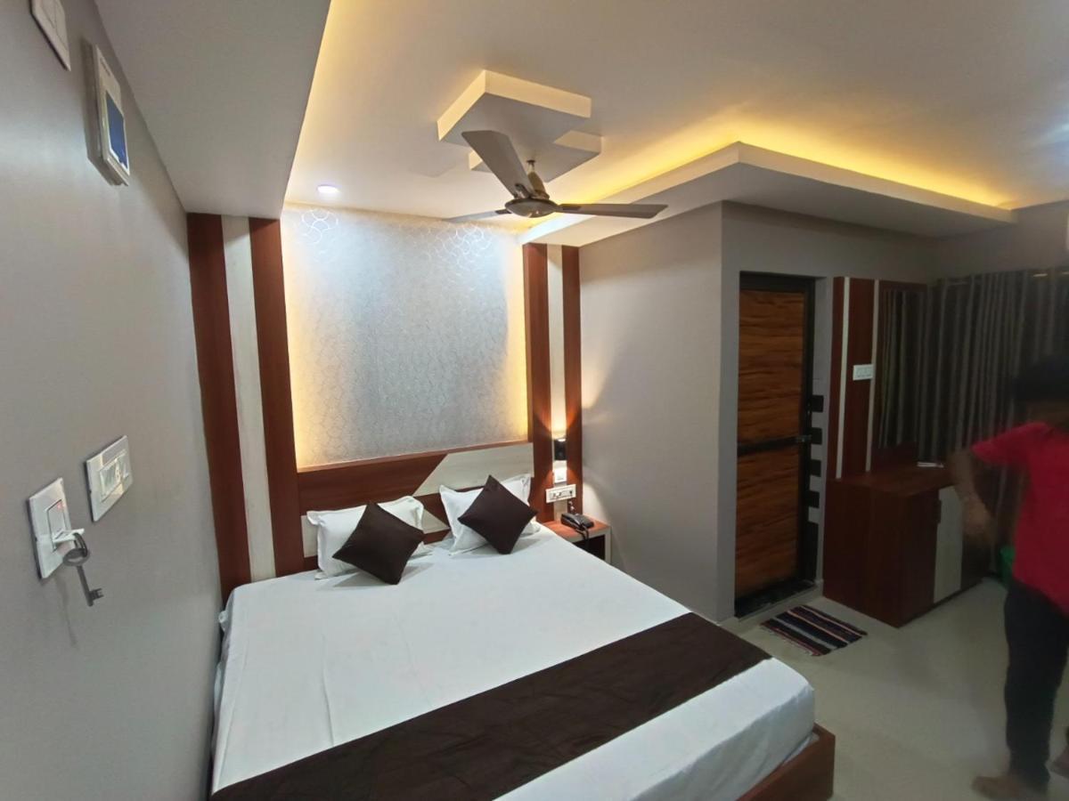 Hotel Marine Blue !! Beach Distance 50 Mts !! Digha  Eksteriør billede