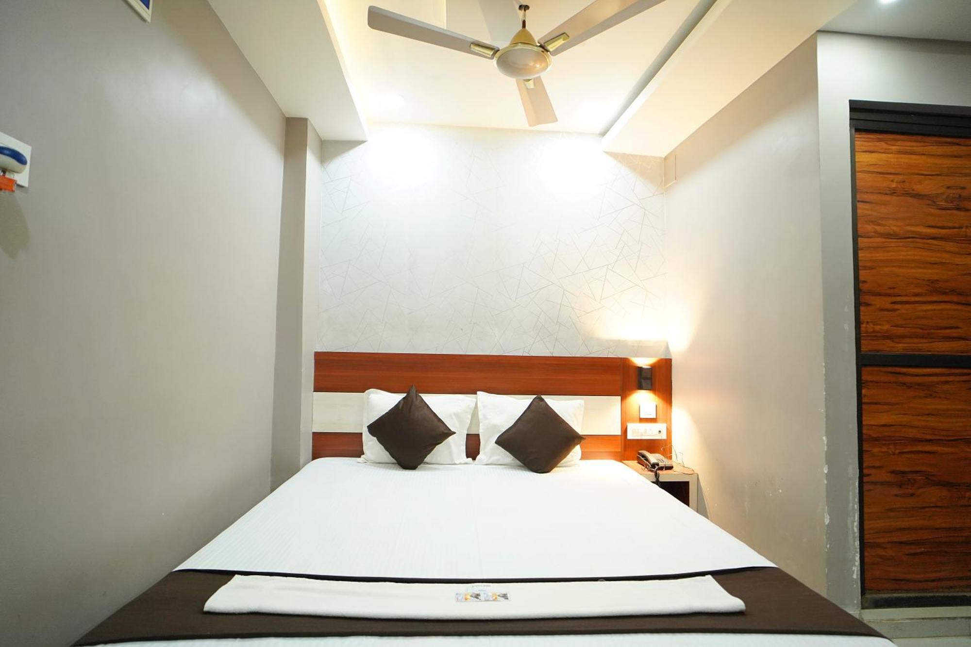Hotel Marine Blue !! Beach Distance 50 Mts !! Digha  Eksteriør billede